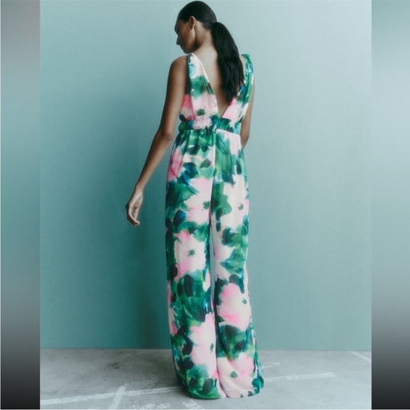 New Zara Floral Print Deep V-neck Flowy Wide Leg Jumpsuit - Picture 3 of 13